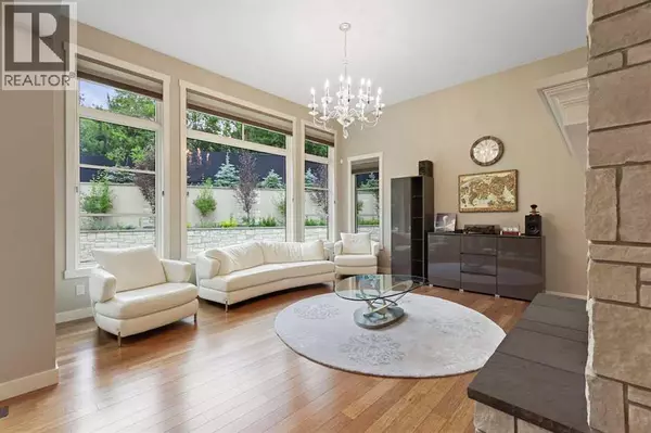 Calgary, AB T2V5G4,215 Patton Court SW