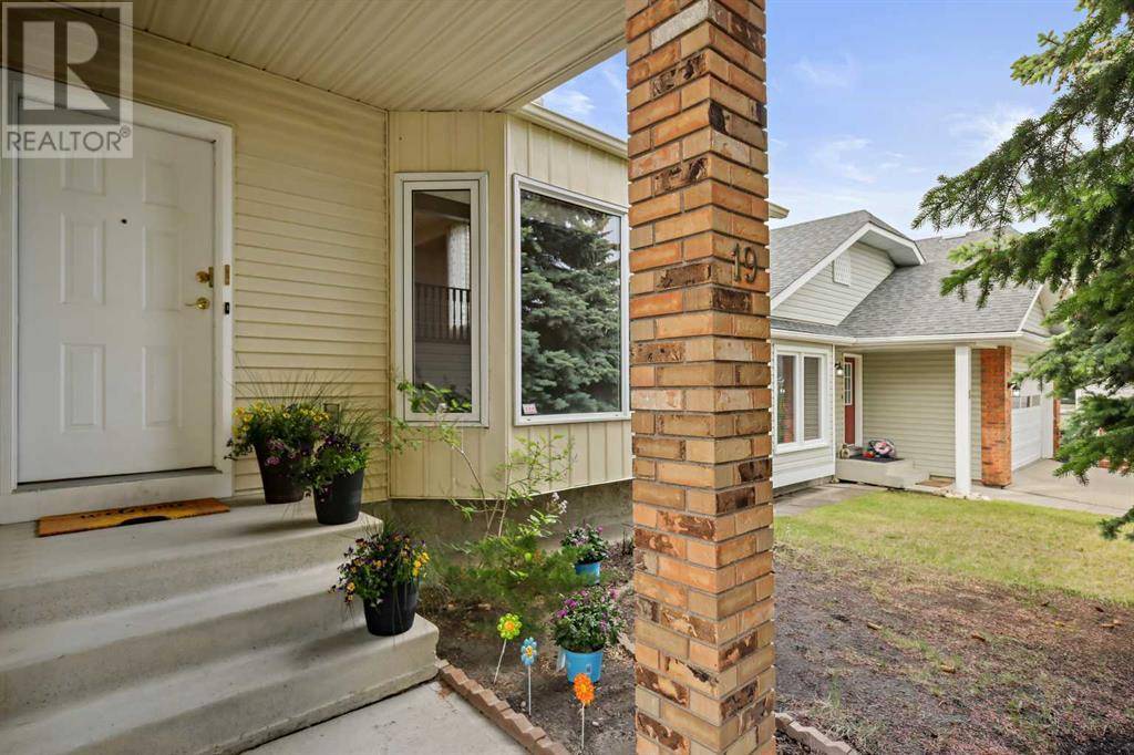 Calgary, AB T3G2T6,19 Hawkhill Way NW