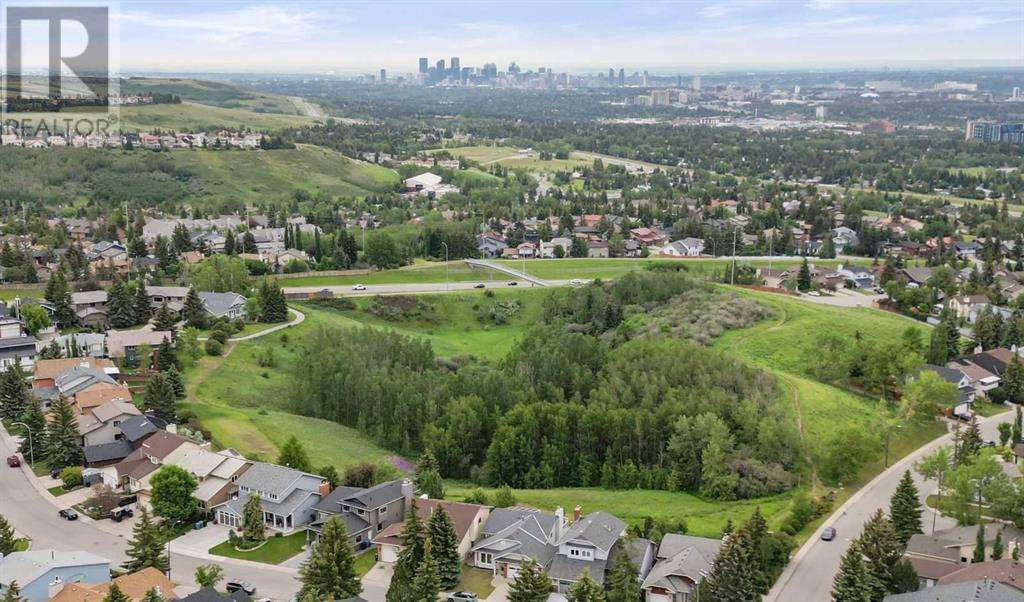 19 Hawkhill Way NW, Calgary, AB T3G2T6