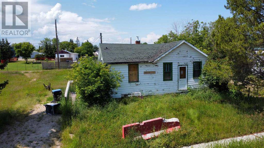 5262 49 Street, Mayerthorpe, AB T0E1N0
