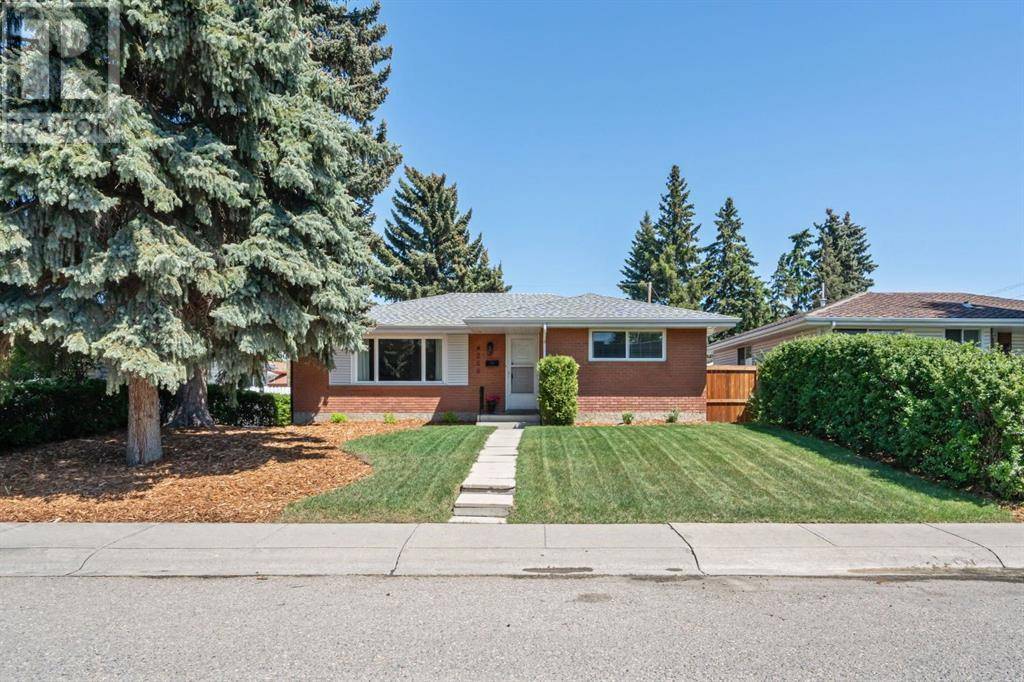 Calgary, AB T3A0J4,4208 Voyageur Drive NW