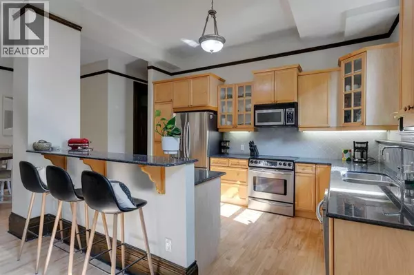 Calgary, AB T2T0G8,1, 804 18 Avenue SW