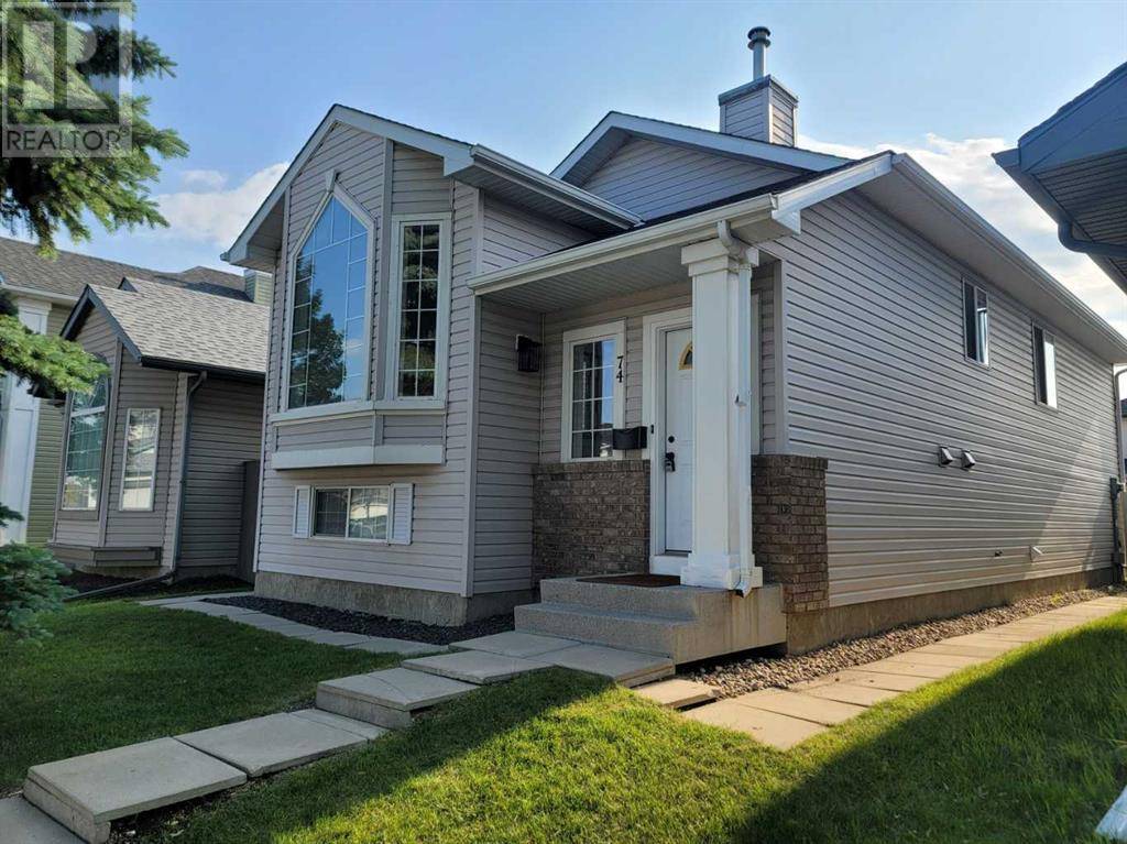 74 Anaheim Circle NE, Calgary, AB T1Y7E1
