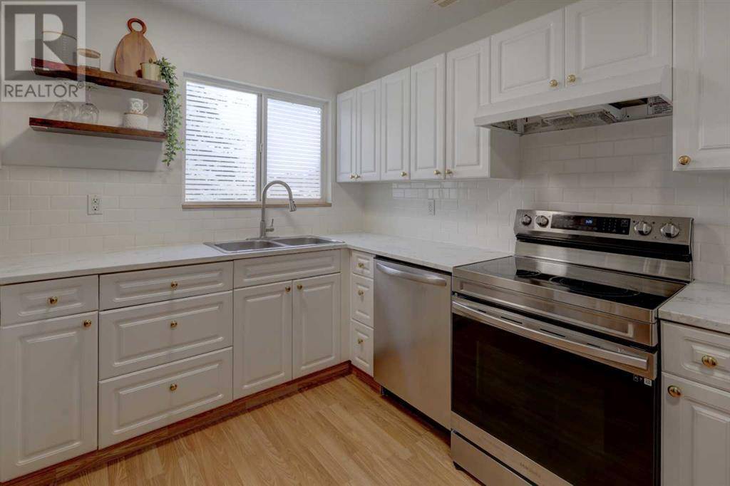 Strathmore, AB T1P1A9,10, 707 Westmount Drive