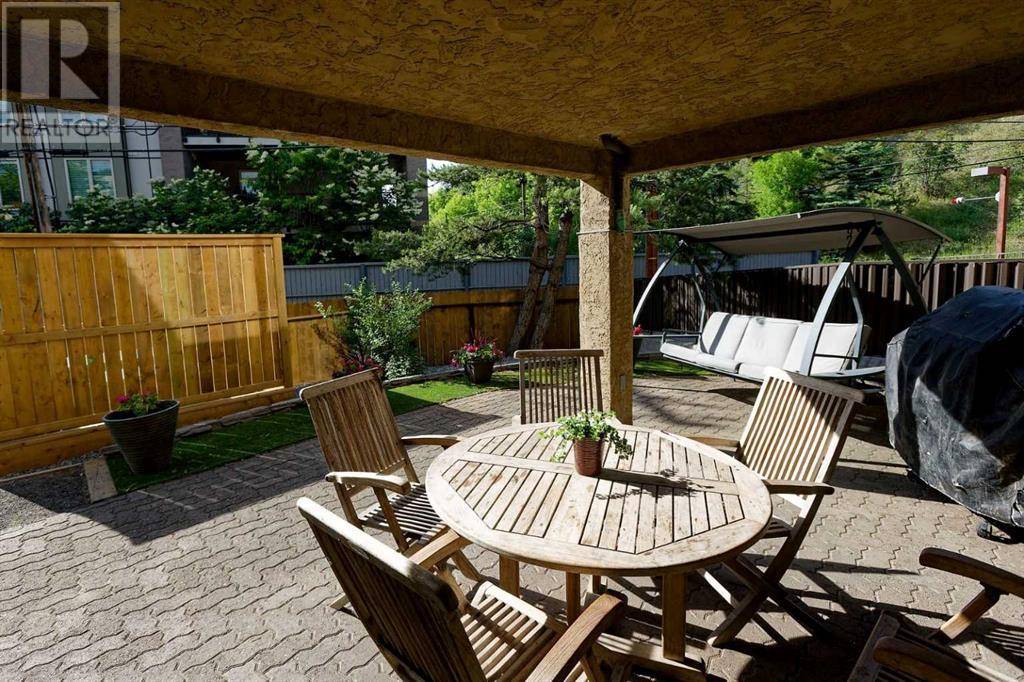 Calgary, AB T2N0M8,100, 808 4 Avenue NW