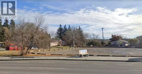 5024 Centre Street NE, Calgary, AB T2K0S8