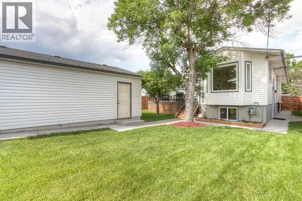 Calgary, AB T2E5M9,1127 Rupert Road NE