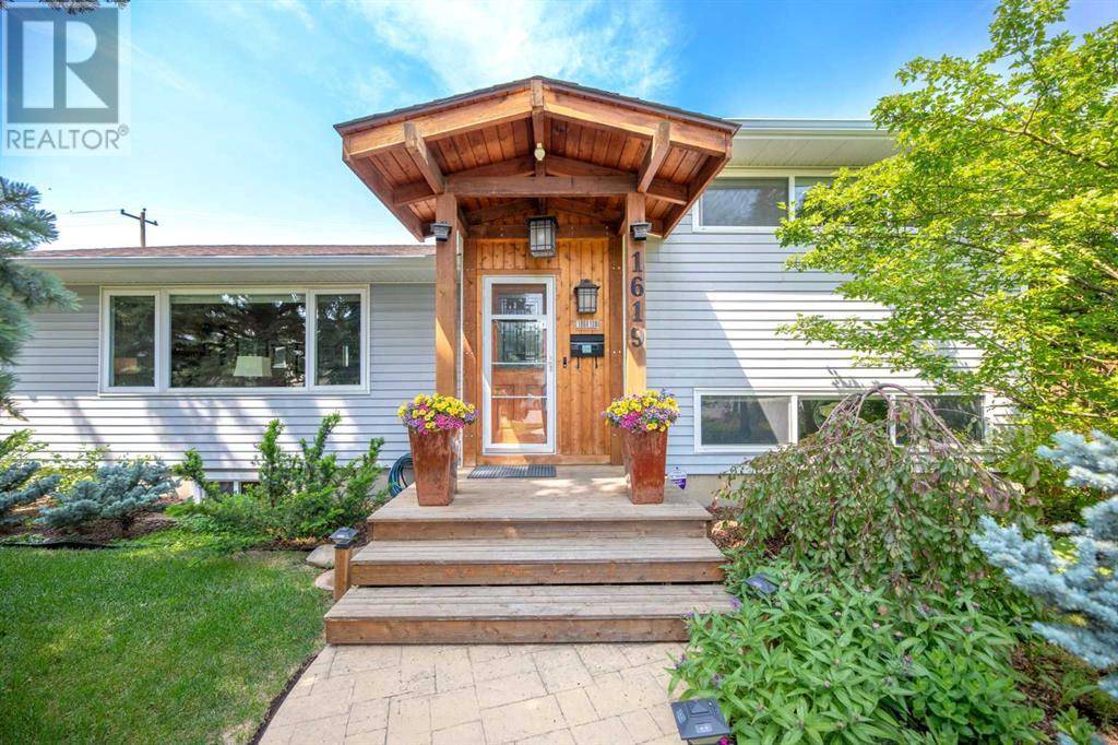 1619 47 Street SW, Calgary, AB T3C2E2