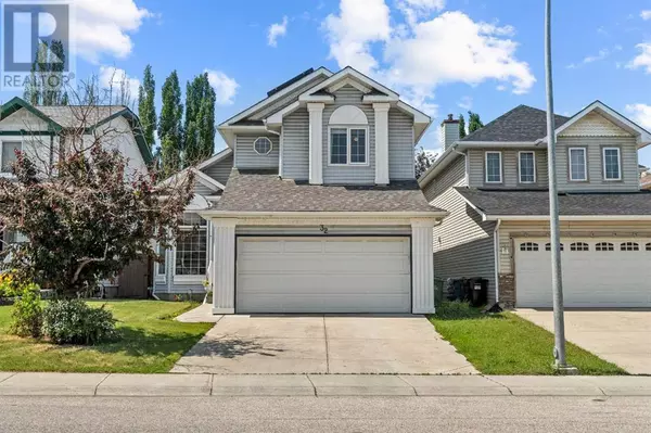 32 Douglas Ridge Green SE, Calgary, AB T2Z2T2