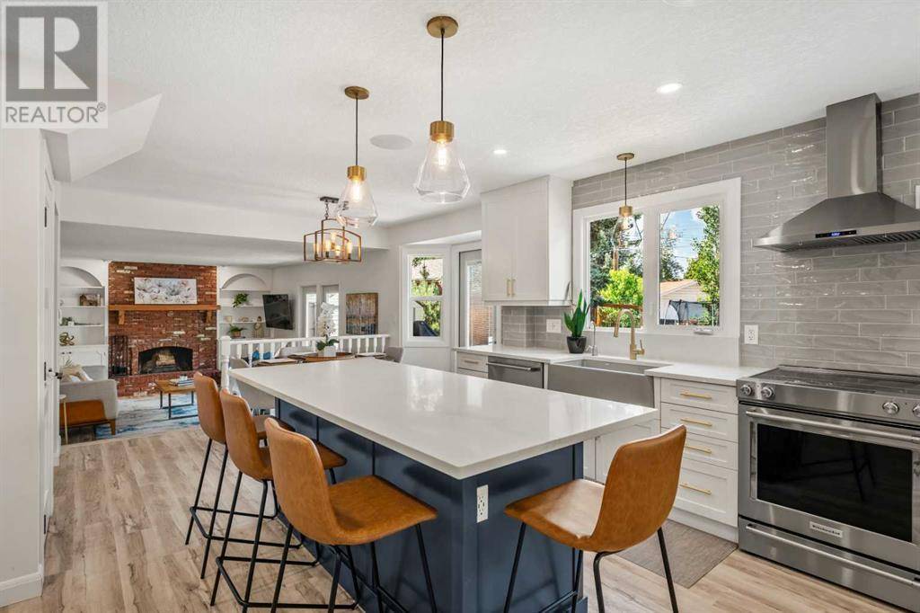 Calgary, AB T2J3W7,836 Parkwood Drive SE