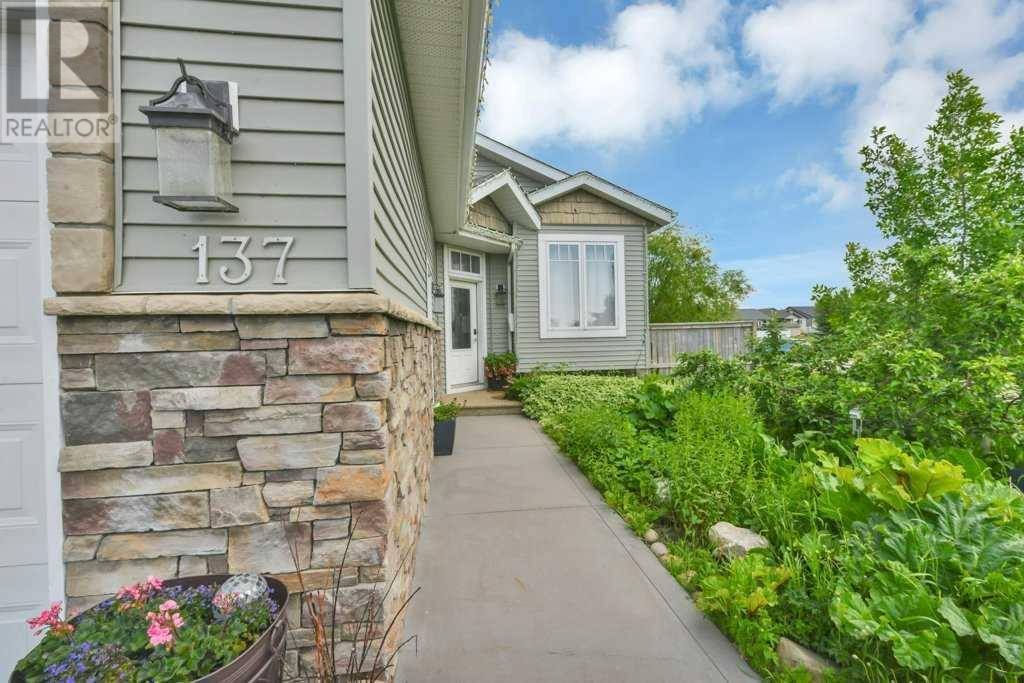 Red Deer, AB T4P3W1,137 Oldring Crescent