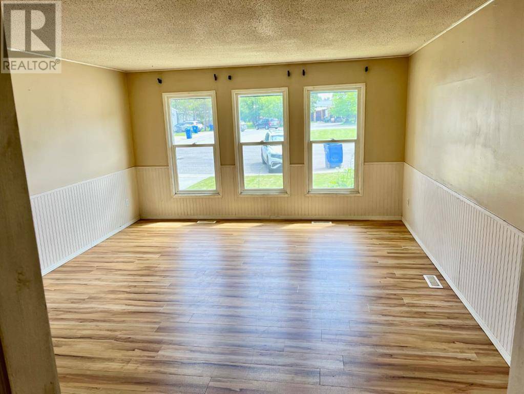 Rocky Mountain House, AB T4T1G4,5020 59 Street Close