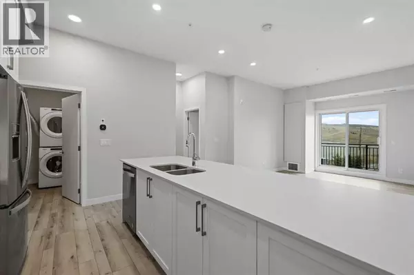 Calgary, AB T2C5W9,423, 255 Les Jardins Park SE