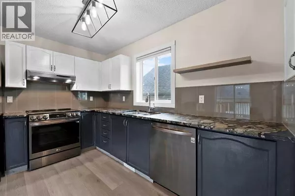 Calgary, AB T1Y7B2,7136 Laguna Way NE