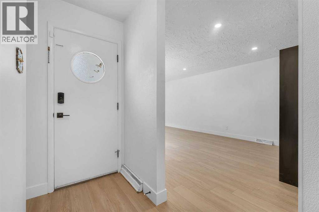 Calgary, AB T2E4V6,1027 18 Street NE