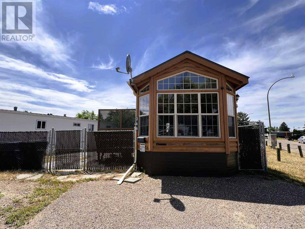 246 Fleet Street SW, Medicine Hat, AB T1A7Z5