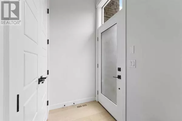 Calgary, AB T3B0P3,3, 4612 17 Avenue NW