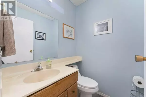 Calgary, AB T2W4Z5,131 woodsman Lane SW