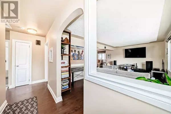 Calgary, AB T2M4G6,2515 Morley Trail NW