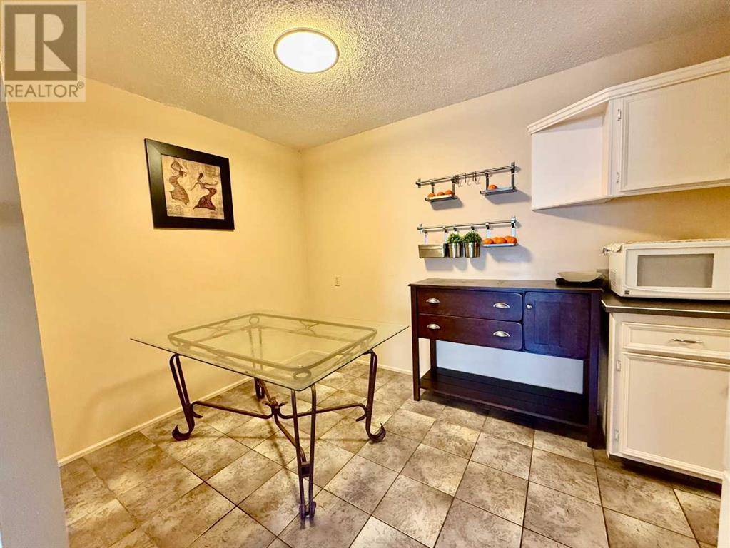 Calgary, AB T2T4G1,203, 2401 16 Street SW