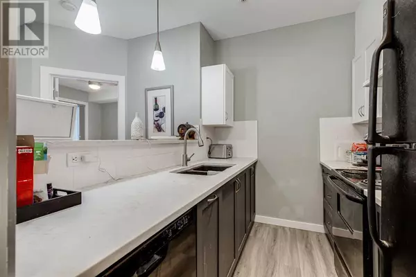 Airdrie, AB T4A0G5,1116, 604 East Lake Boulevard NE