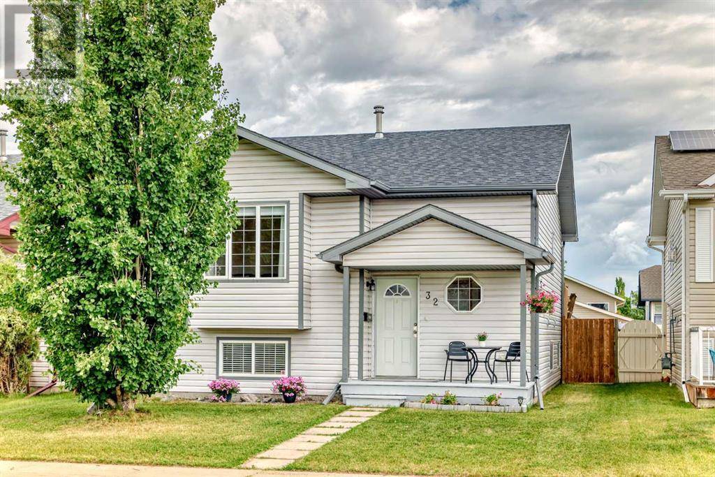 32 Dynes Street, Red Deer, AB T4R3C3
