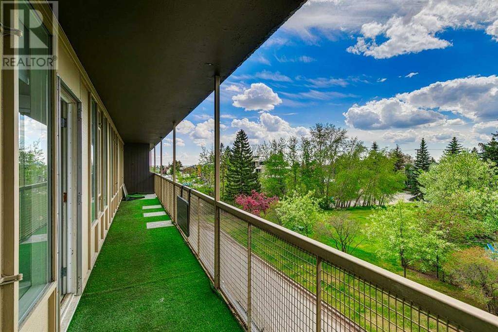 Calgary, AB T2S1Z4,408, 3316 Rideau Place SW