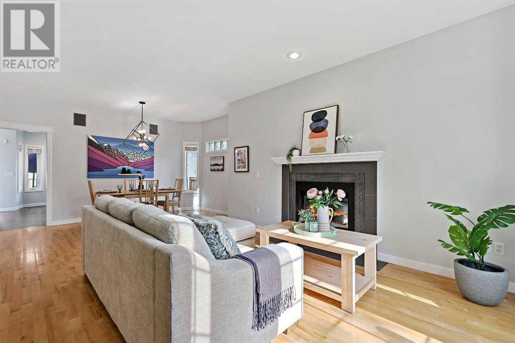 Calgary, AB T3E2E8,2033 27 Street SW