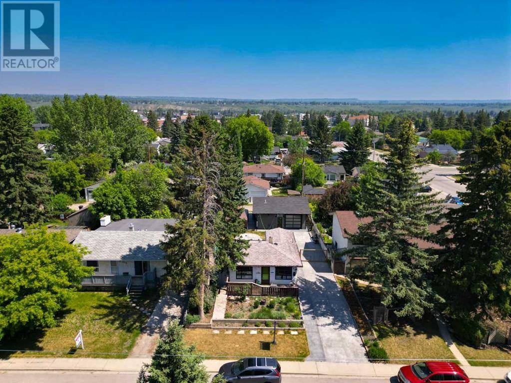 Calgary, AB T3B1L7,8012 33 Avenue NW