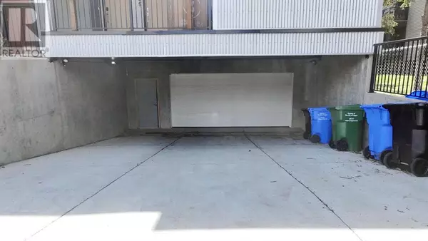 Calgary, AB T2E0H9,607,609,611,613 3 Avenue NE