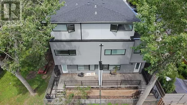 Calgary, AB T2E0H9,607,609,611,613 3 Avenue NE