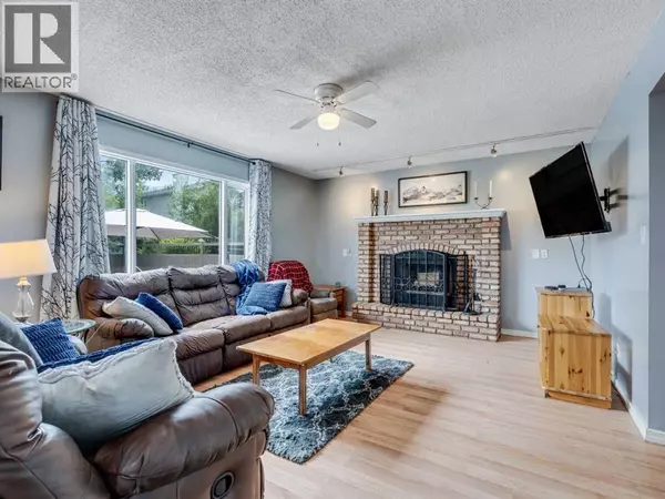 9 Hunters Mews, Okotoks, AB T1S1M2