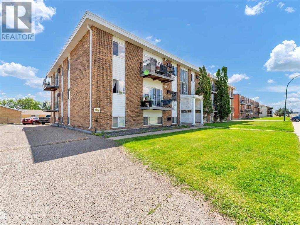 Medicine Hat, AB T1A7M1,207, 663 12 Street NW