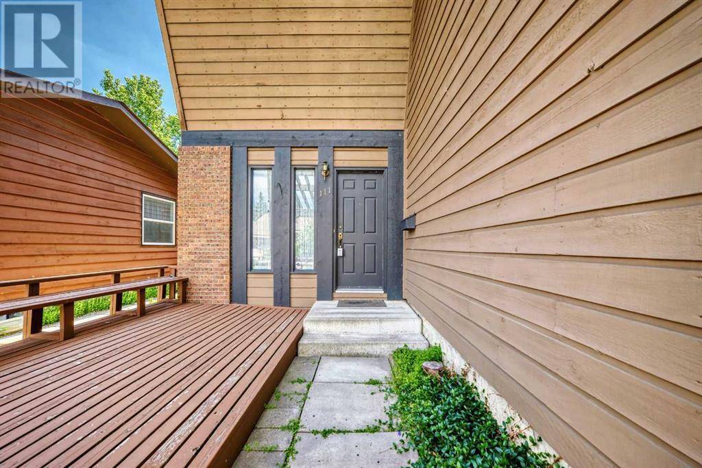 Calgary, AB T2J6B9,111 Deercross Road SE