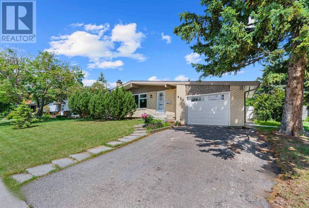 924 Cannock Road SW, Calgary, AB T2W1M5