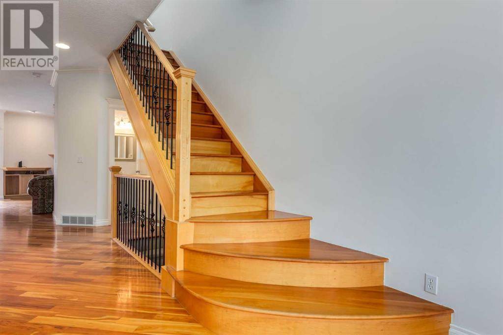 Calgary, AB T2N3S8,2834 Parkdale Boulevard NW