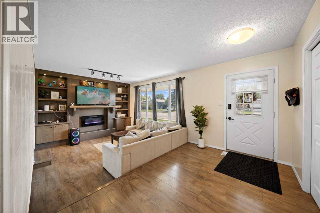 Innisfail, AB T4G1H4,3411 51A Avenue