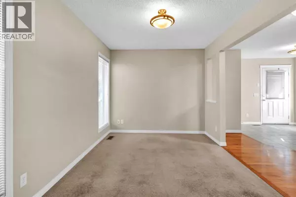 Calgary, AB T3K0A5,46 covepark Rise NE