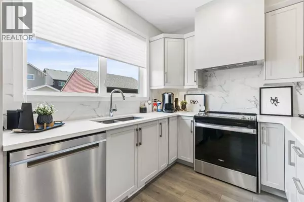 Calgary, AB T3S0G9,63 Heirloom Boulevard SE