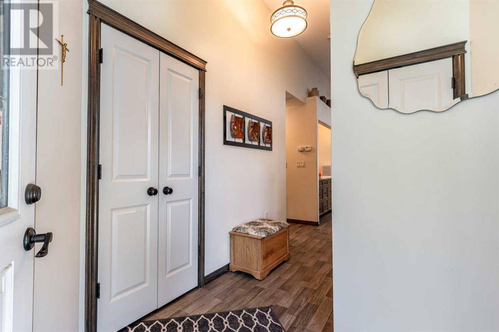 Medicine Hat, AB T1B0E4,110 Chartwell Place SE