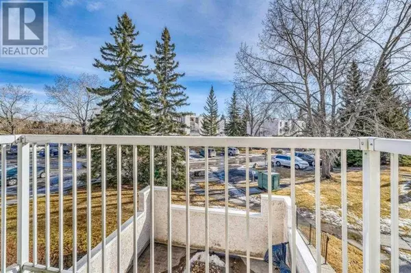 Calgary, AB T2L1Y3,2401, 3500 Varsity Drive