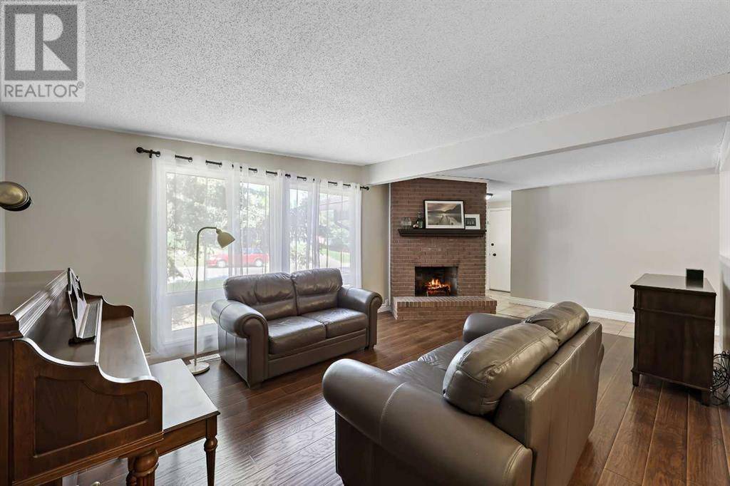 Calgary, AB T3A1R3,5476 Dalrymple Crescent NW