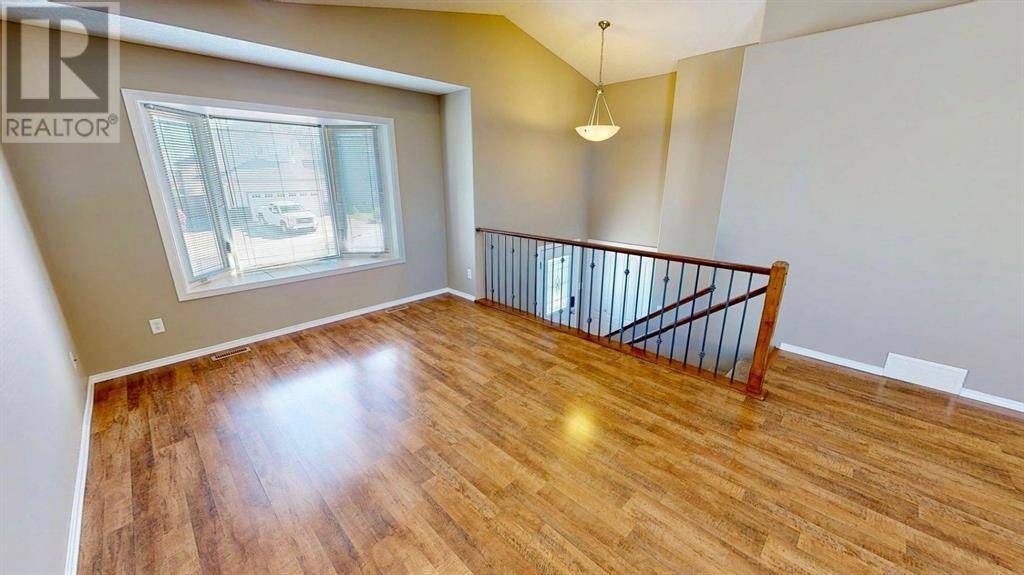 Lethbridge, AB T1J5B1,192 Tartan Circle W