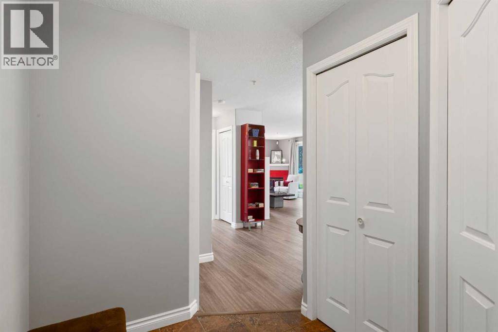 Calgary, AB T2P4J4,107, 6000 Somervale Court SW