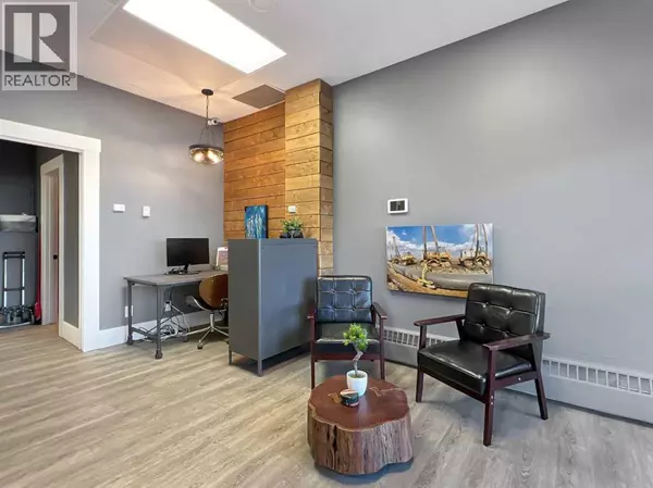 Calgary, AB T2N1Z7,312 14 Street NW