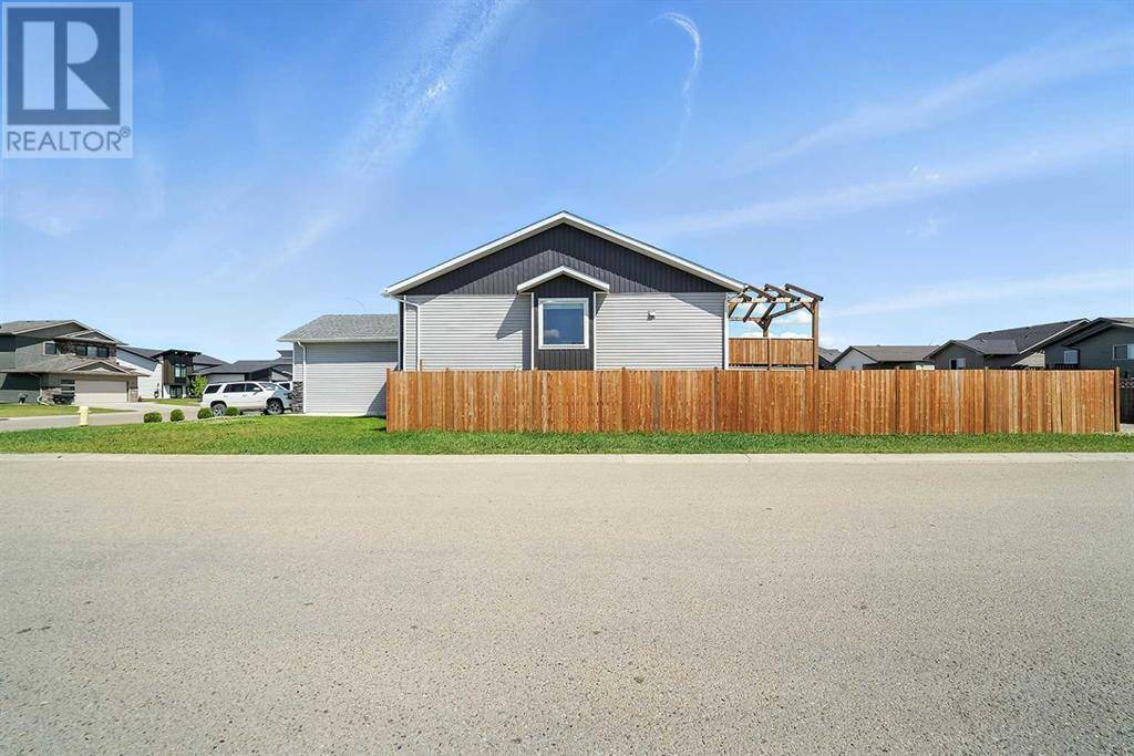 Lacombe, AB T4L0A6,5 Mackenzie Avenue