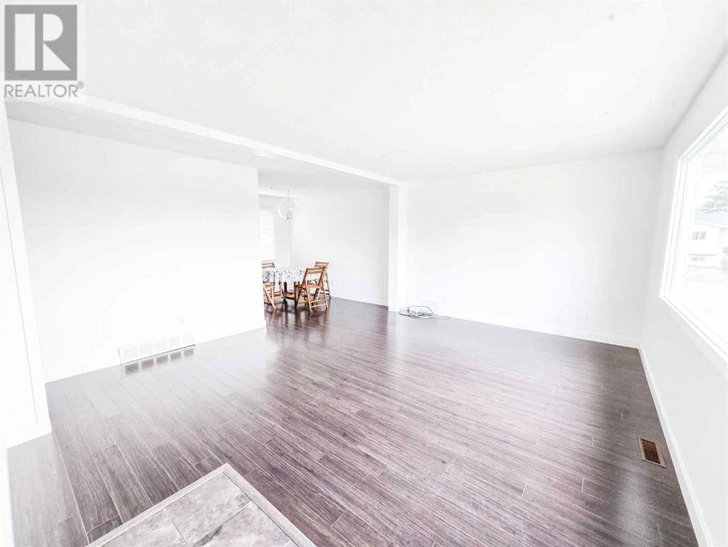 Edson, AB T7E1J7,1102 55 Street