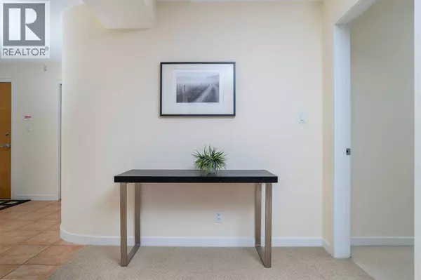 Calgary, AB T2P5K1,404, 1108 6 Avenue SW