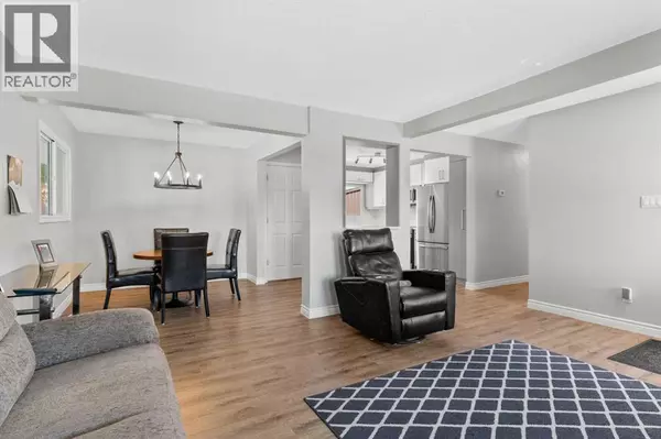 Calgary, AB T2V2Z4,321 Haddon Road SW