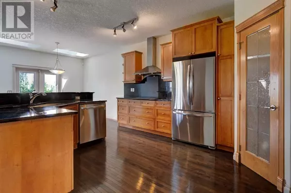 Okotoks, AB T1S2J2,230 Westmount Crescent